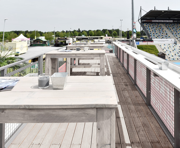 Sparkassenpark, Mönchengladbach, Sommer 2015 > 2x20ft ...